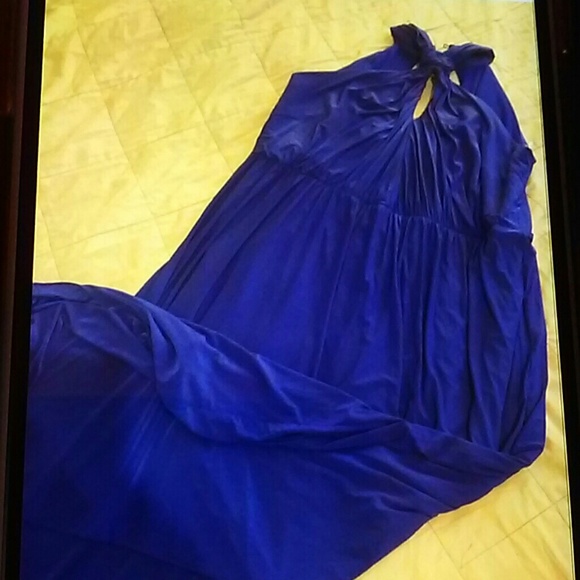 Beautiful Blue gown - Picture 2 of 4